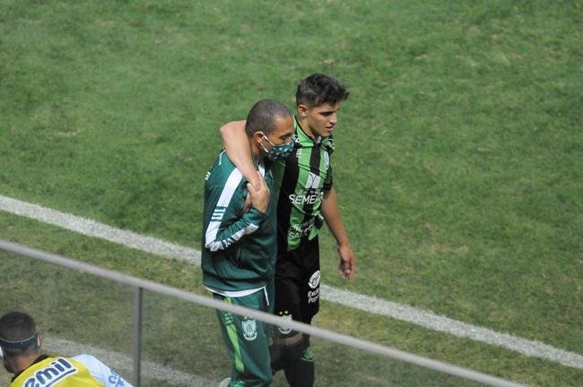 No duelo de volta, o Amrica voltou a ser superado pelo Atltico - dessa vez, por 3 a 0. Com o resultado no Independncia, o Coelho deu adeus ao Campeonato Mineiro de 2020.