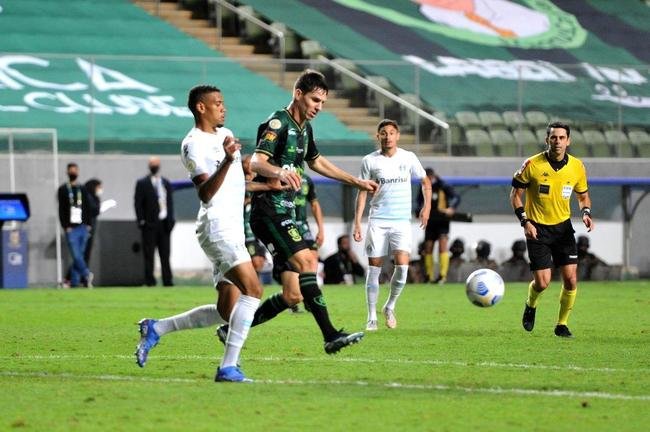 Fotos do jogo entre Amrica e Grmio, no Independncia, em Belo Horizonte, pela 32 rodada da Srie A do Brasileiro