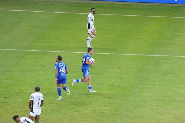 Fotos do primeiro gol do Cruzeiro, marcado por Sabino (Sport), contra