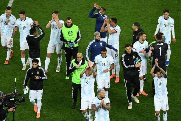 Argentina derrotou Chile por 2 a 1 na Arena Corinthians, em So Paulo, e ficou com a terceira posio da Copa Amrica. Veja fotos das premiaes das duas selees.