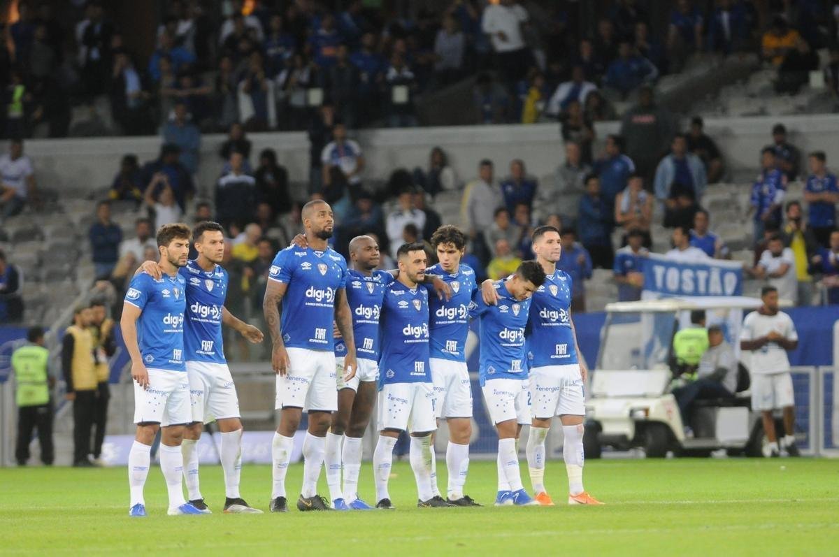 Depois de empate por 2 a 2 no tempo normal, Cruzeiro derrotou Fluminense por 3 a 1 nos pnaltis e avanou s quartas de final da Copa do Brasil. Fbio pegou uma cobrana; Sass, Pedro Rocha e Thiago Neves converteram para a Raposa
