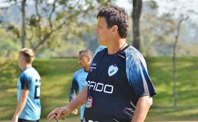 Ex-Cruzeiro, Adilson Batista  o treinador do Londrina