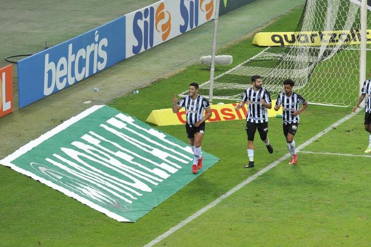 Fotos do gol de Hulk sobre o Sport. Foi segundo gol do Atltico na vitria por 3 a 0 pela 21 rodada do Brasileiro