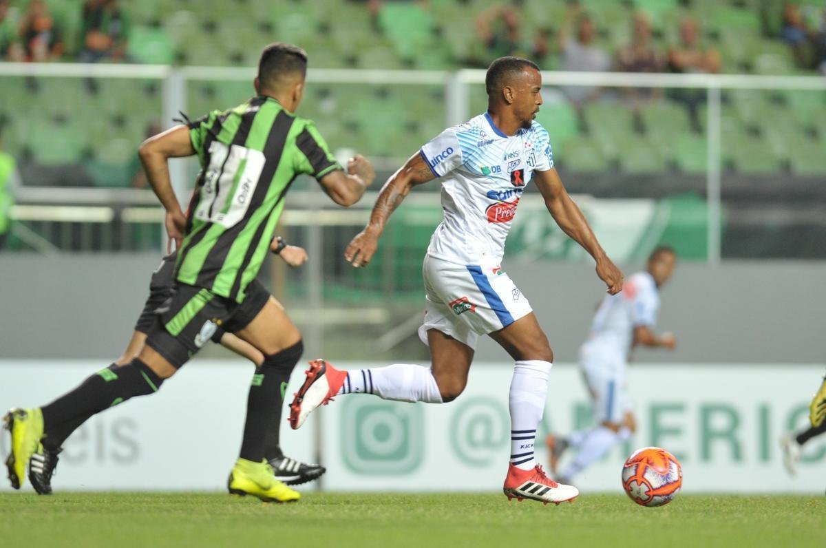 Fotos da partida entre Amrica e URT, no Independncia, pela sexta rodada do Campeonato Mineiro