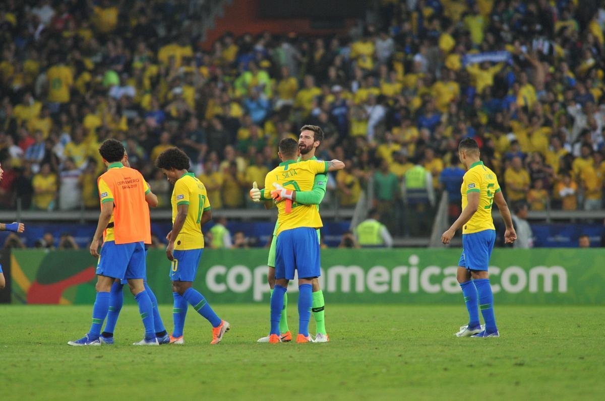 Fotos da vitria do Brasil sobre a Argentina, por 2 a 0, no Mineiro, pela semifinal da Copa Amrica; Gabriel Jesus e Firmino marcaram os gols da seleo em BH