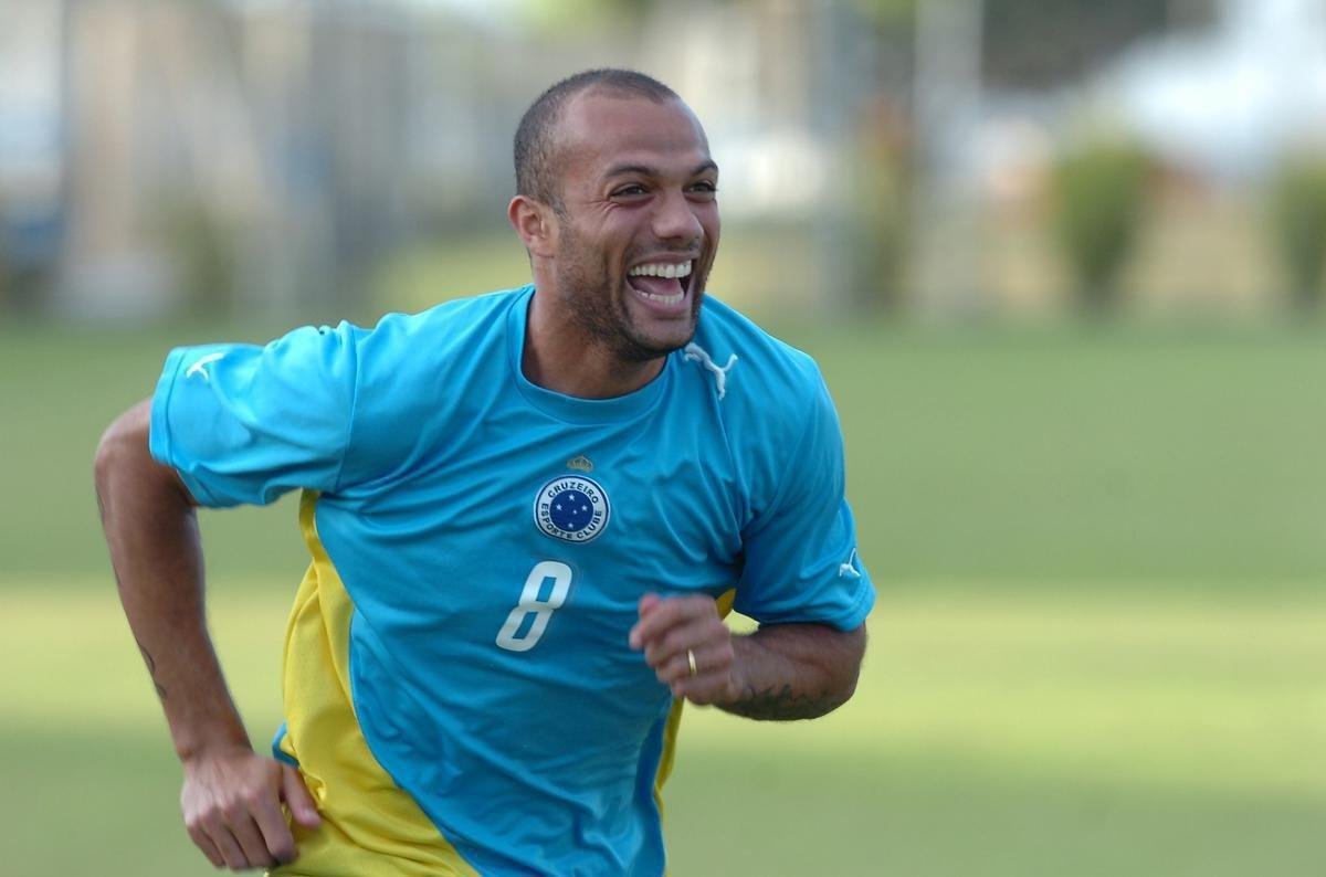 #21 Fbio Santos [Lyon-FRA] - R$ 11,5 milhes (4,2 milhes de euros) (jan/2007) // R$ 22,4 milhes (2020)