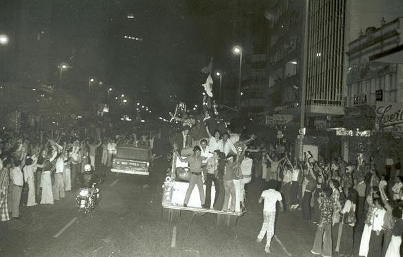 Torcida cruzeirense fez festa na chegada dos jogadores a BH