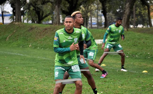 Ademir pode aparecer entre os titulares do América para enfrentar o Criciúma
