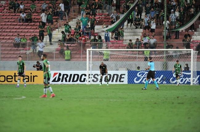 Fotos da derrota do Amrica para o Independiente del Valle, por 2 a 0, no Independncia, pelo Grupo D da Copa Libertadores