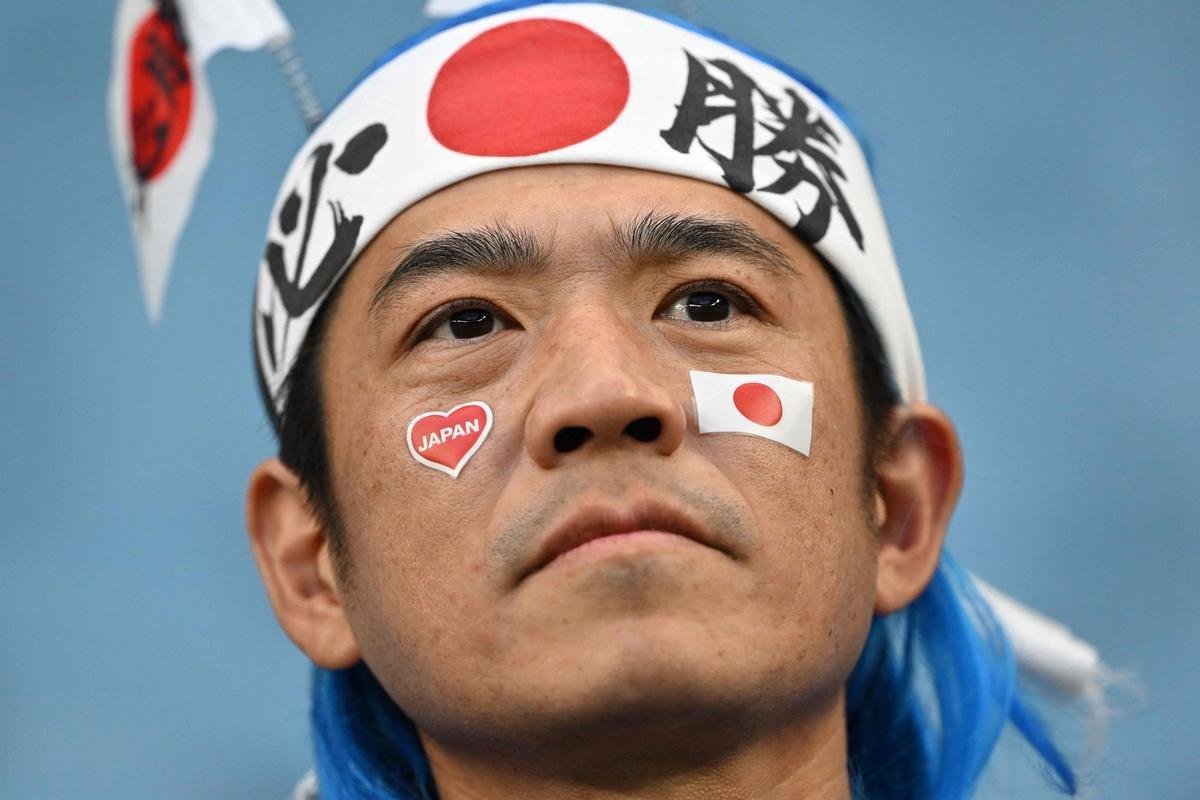 Torcida coloriu o Estdio Al Janoub, no Catar, para acompanhar a partida entre Japo e Crocia, pelas oitavas de final