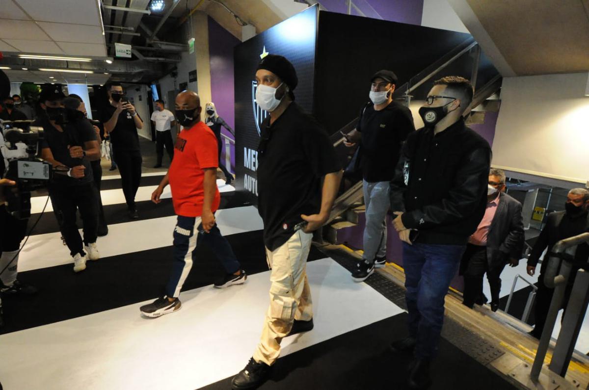 Ronaldinho Gacho durante evento de um patrocinador do Atltico no Mineiro, em Belo Horizonte. Ex-jogador, de 40 anos, tirou fotos com clientes, funcionrios e se encontrou com o ssia Jos Robson Batista de Oliveira 