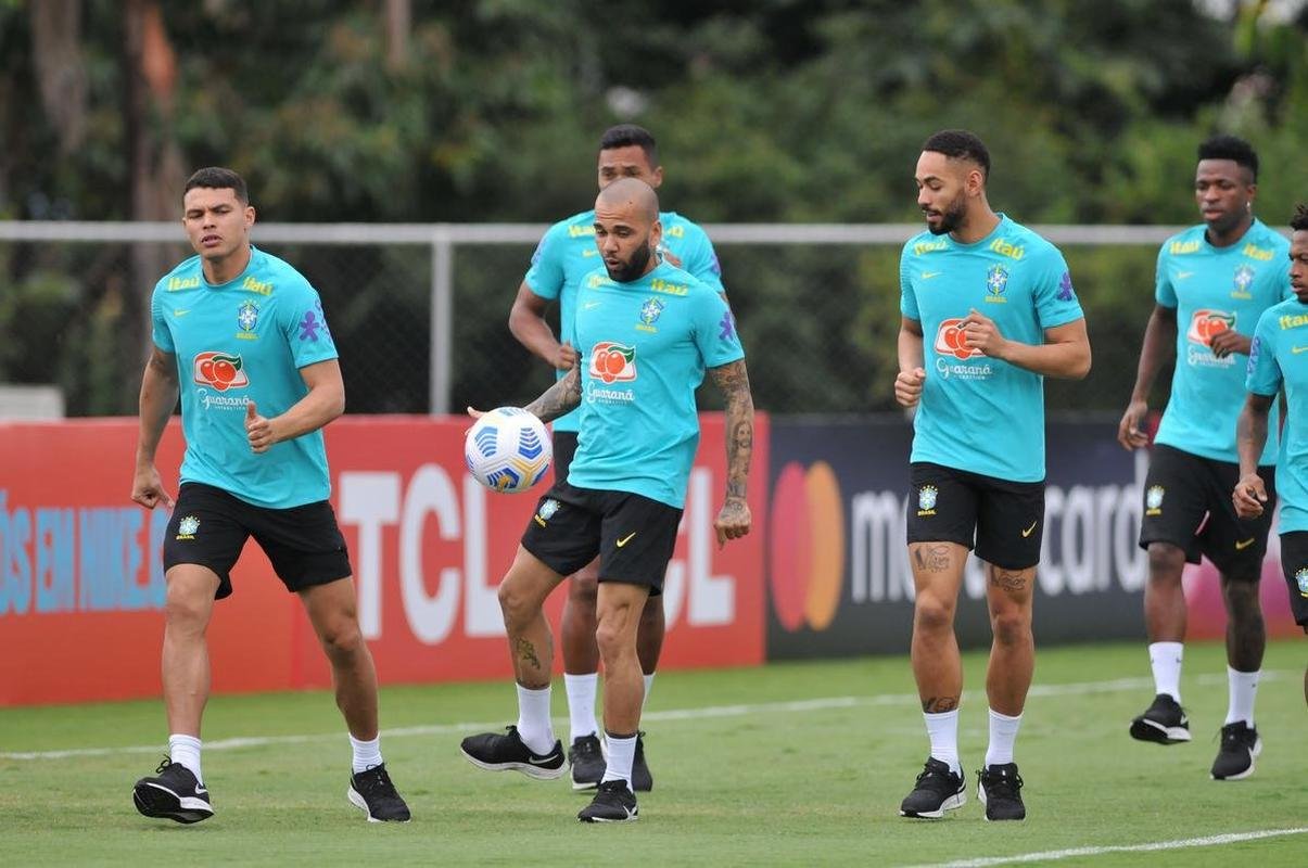 Seleo Brasileira realizou treinamento na tarde deste sbado (29/1) na Toca da Raposa II