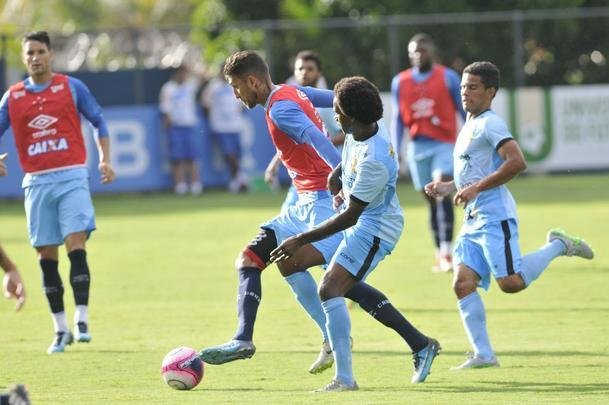 Com gols de Judivan e Rafael Sobis, Cruzeiro venceu Betinense por 2 a 0 em jogo-treino