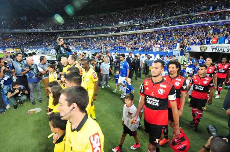 Fotos da grande decisão da Copa do Brasil entre Cruzeiro e Flamengo, no Mineirão