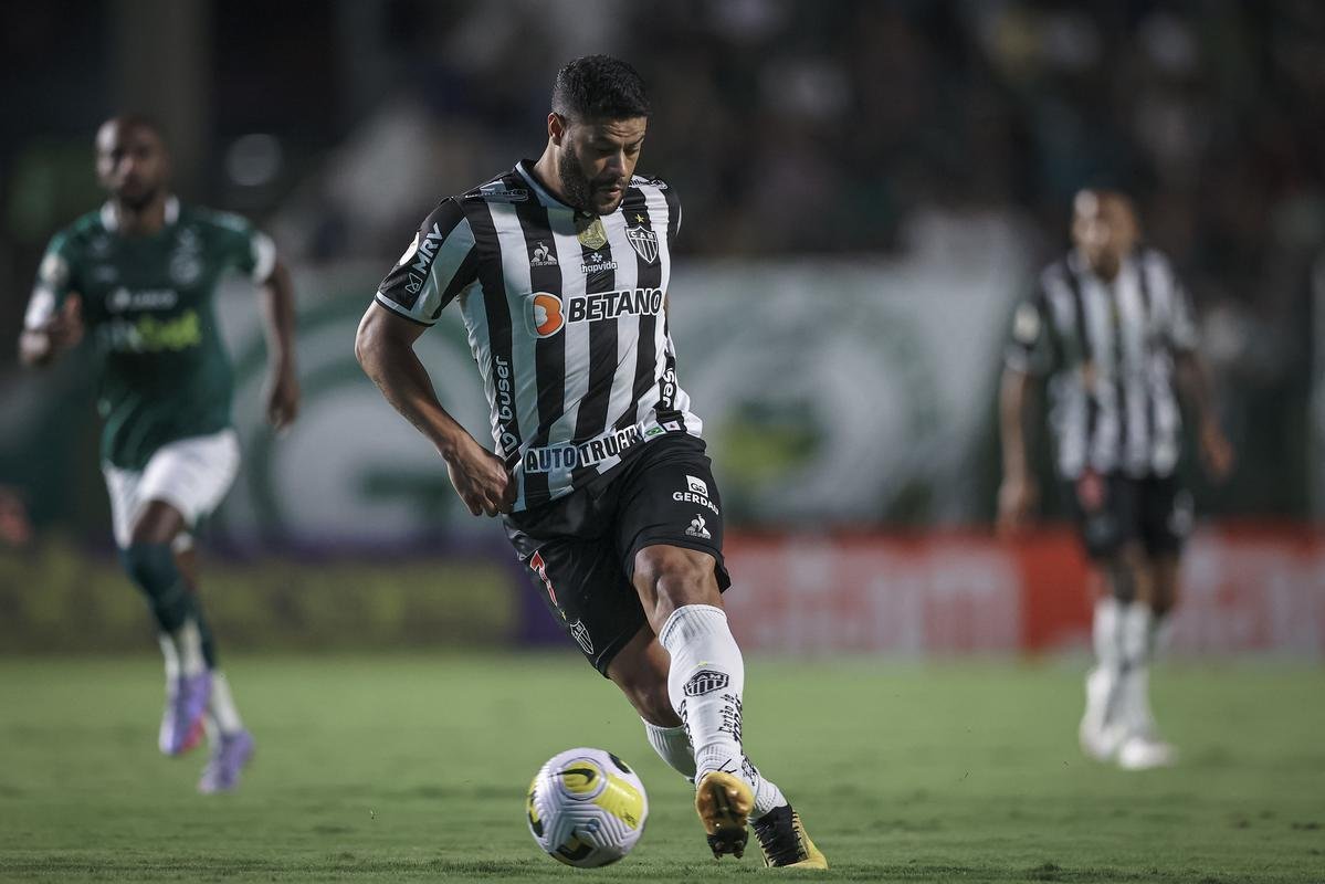 Fotos do jogo entre Gois e Atltico no Estdio da Serrinha, em Goinia, pela quarta rodada do Campeonato Brasileiro
