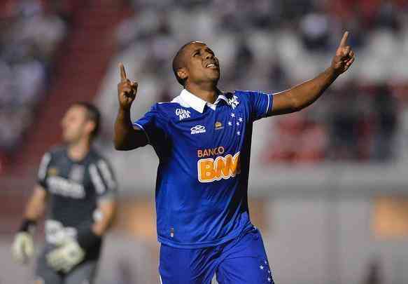 Cruzeiro venceu a Ponte Preta por 2 a 0