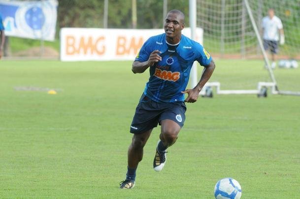 Lateral-esquerdo Gilberto (Flamengo: 1996-1998 / Cruzeiro: 1998-1999 e 2009-2011): 67 jogos por Flamengo (2 gols) e 155 partidas por Cruzeiro (26 gols)