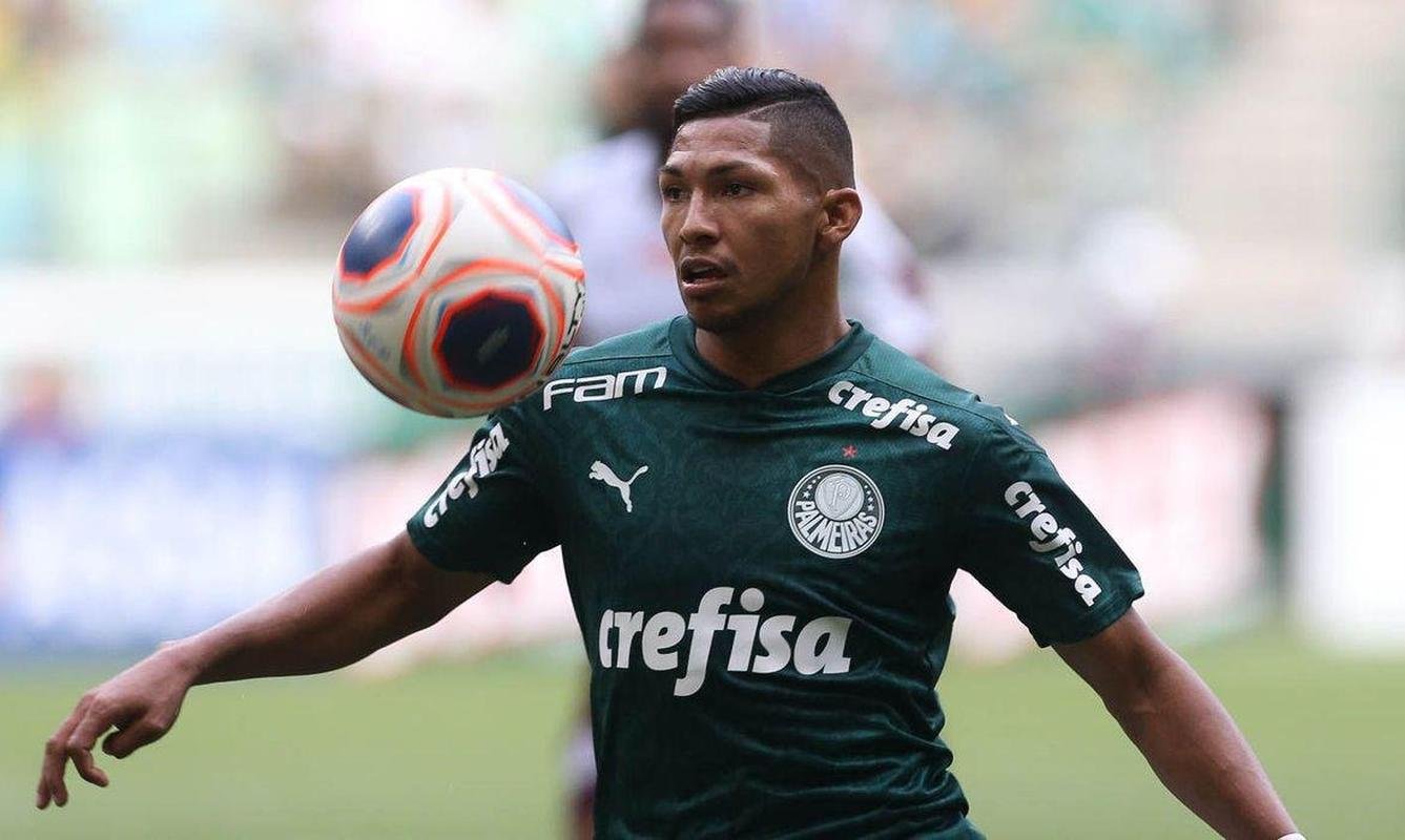 Rony: probabilidade de um mecanismo  alta, de dois  baixa. O valor de mercado do atacante do Palmeiras  de 870 mil euros. 