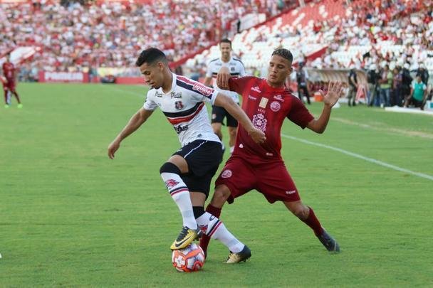 No terceiro clássico entre as equipes no ano, manteve-se o equilíbrio. Ao todo, nos confrontos, são três empates