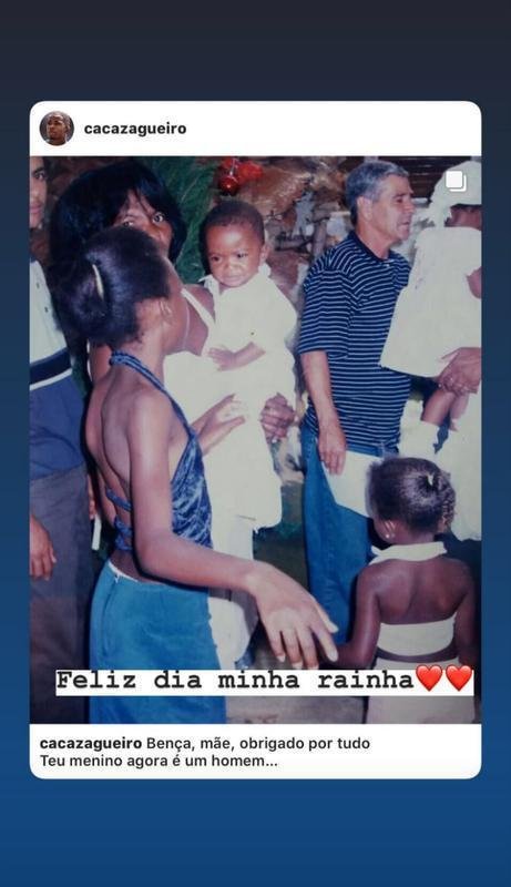 Cac, zagueiro do Cruzeiro, postou foto com a me