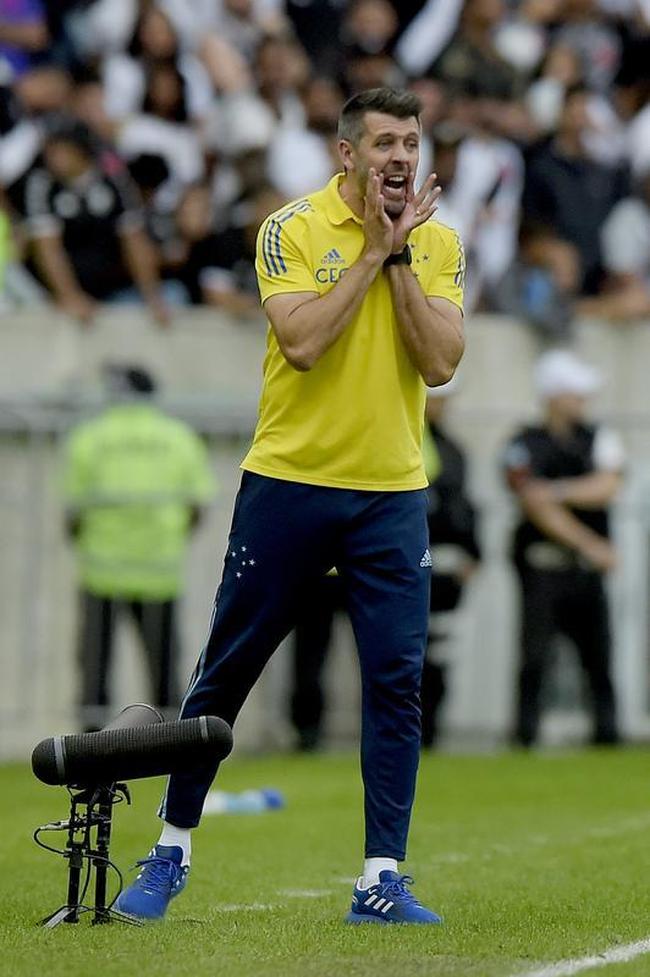 Fotos do jogo entre Vasco e Cruzeiro, no Maracan, no Rio, pela 12 rodada do Campeonato Brasileiro