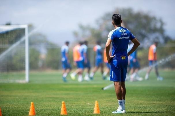 Cruzeiro treinou neste sbado na Toca da Raposa II e concluiu preparao para jogo com o Grmio, neste domingo, s 11h, no Independncia, pela 18 rodada do Brasileiro