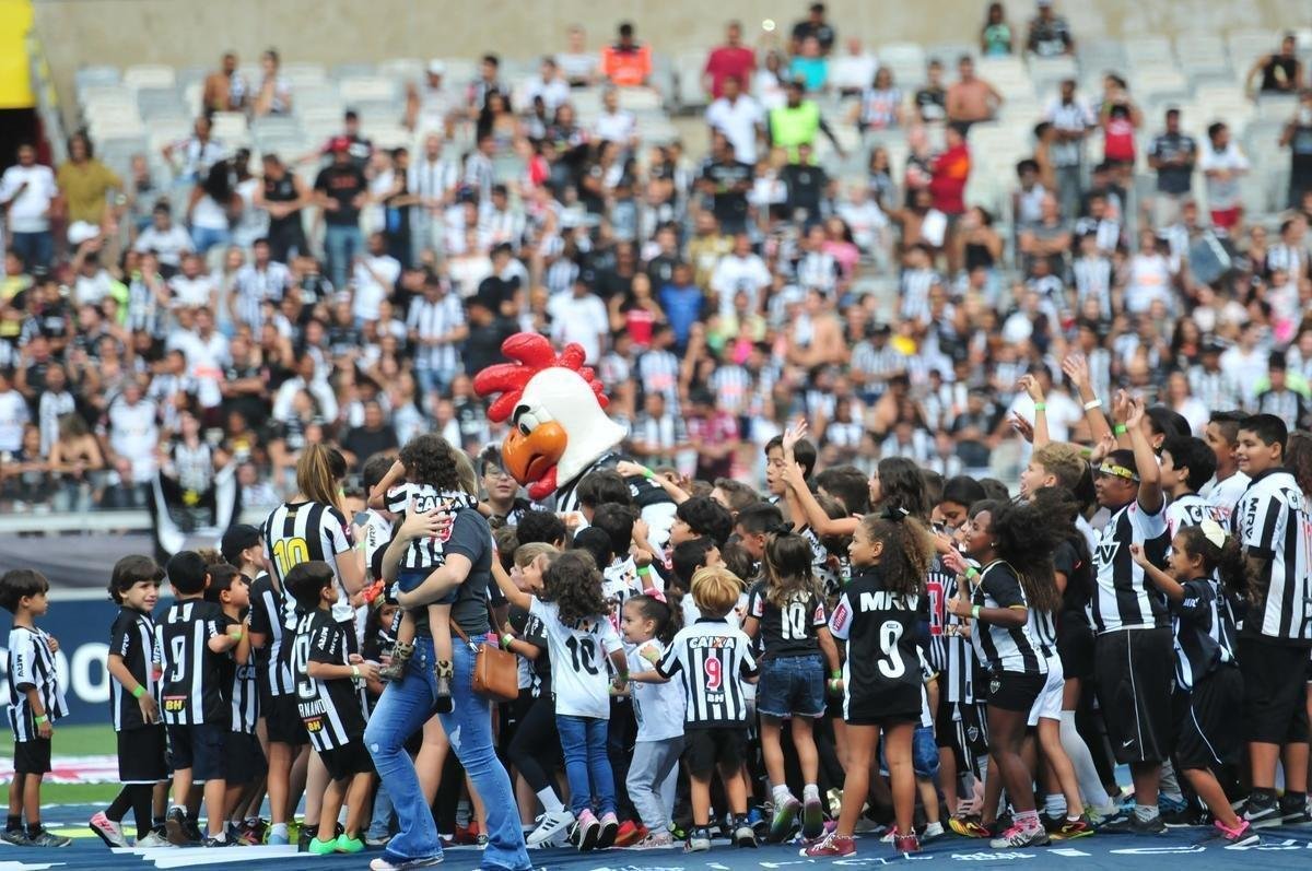 Fotos das torcidas de Atltico e Amrica no clssico deste domingo, no Mineiro, pela 10 rodada do Estadual