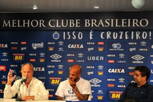 Fotos da apresentao do volante Bruno Silva no Cruzeiro (Ramon Lisboa/EM D.A Press)