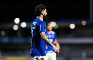 CRB x Cruzeiro: fotos do jogo pela 27 rodada da Srie B, no estdio Rei Pel, em Macei (AL)