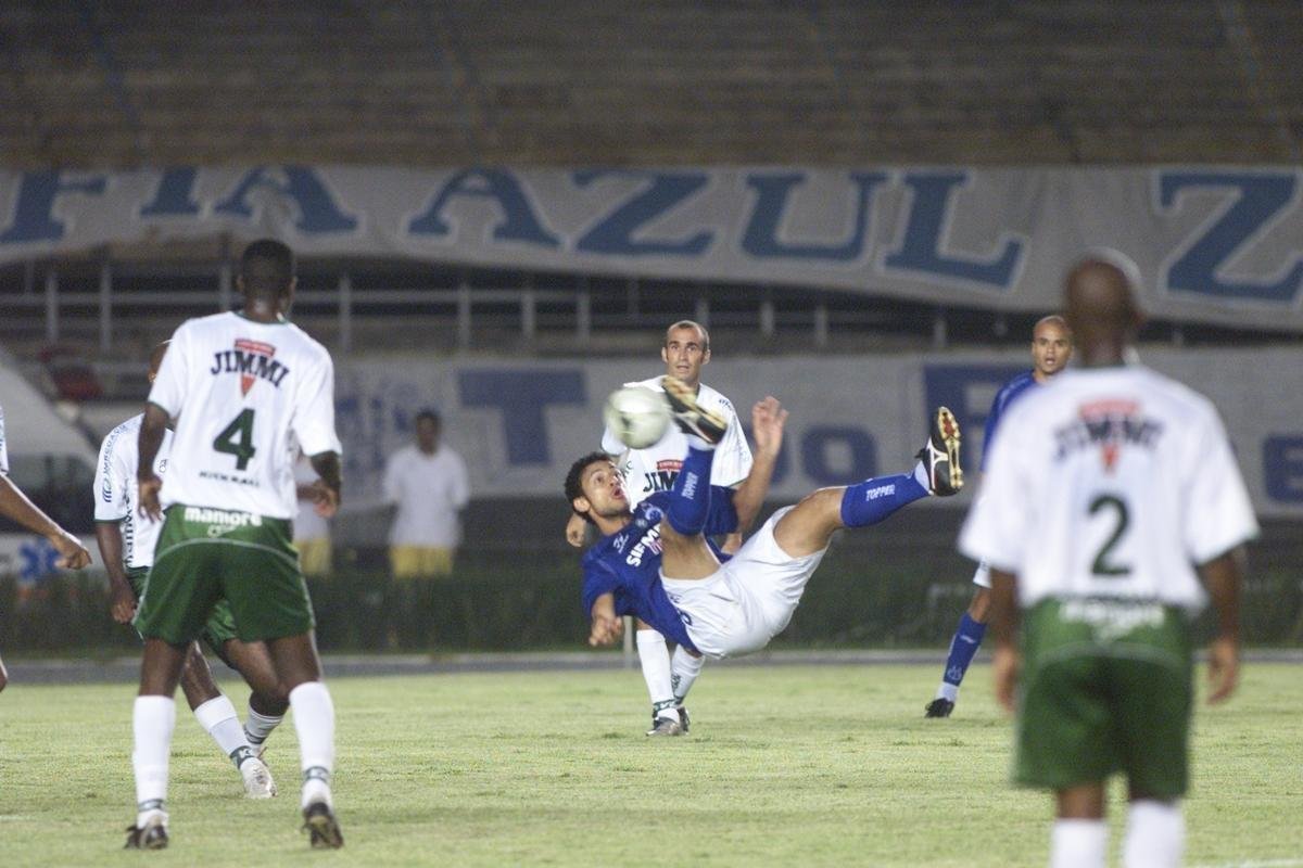 Fred em ao pelo Cruzeiro entre 2004 e 2005