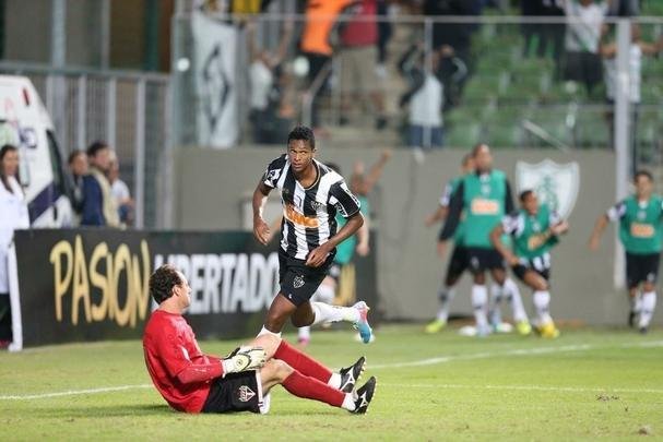 No jogo de volta, no Independência, o Galo atropelou o São Paulo. Venceu por 4 a 1. Ronaldinho Gaúcho se explicou sobre as declarações de treino na partida da fase de grupos: 'Eles entenderam errado quando eu dei aquela declaração. Falei que a equipe deles tinha um objetivo, encarava como tudo ou nada, e para nós não ia interferir em nada na nossa caminhada. A gente já era o primeiro colocado', disse. Mas o ídolo do Atlético não perdeu a oportunidade de provocar mais uma vez: 'Usaram aquilo como motivação, mas eu vou aproveitar a deixa: quando está valendo, está valendo.'