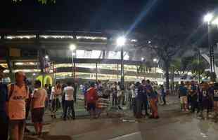 Mais de cinco mil cruzeirenses foram ao Maracan acompanhar o primeiro jogo da deciso