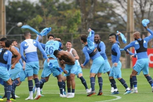 Toca da Raposa II teve sexta-feira descontrada por conta da volta de Ded  Seleo