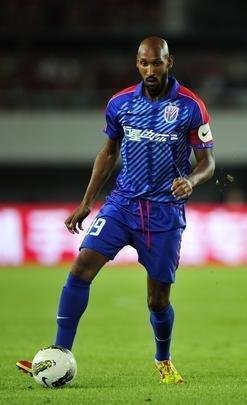 Nicolas Anelka: 22 jogos e trs gols pelo Shanghai