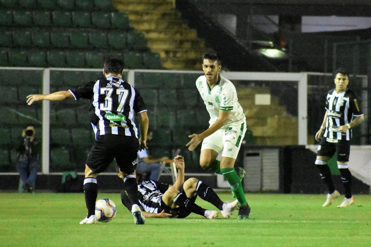 Amrica e Figueirense se enfrentaram pela 28 rodada da Srie B do Campeonato Brasileiro