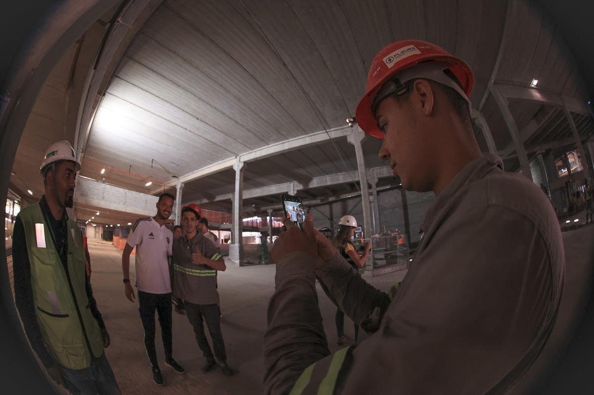 Na manh deste sbado (24/9), jogadores, comisso tcnica e diretoria do Atltico visitaram as obras da Arena MRV, futura casa do Galo.