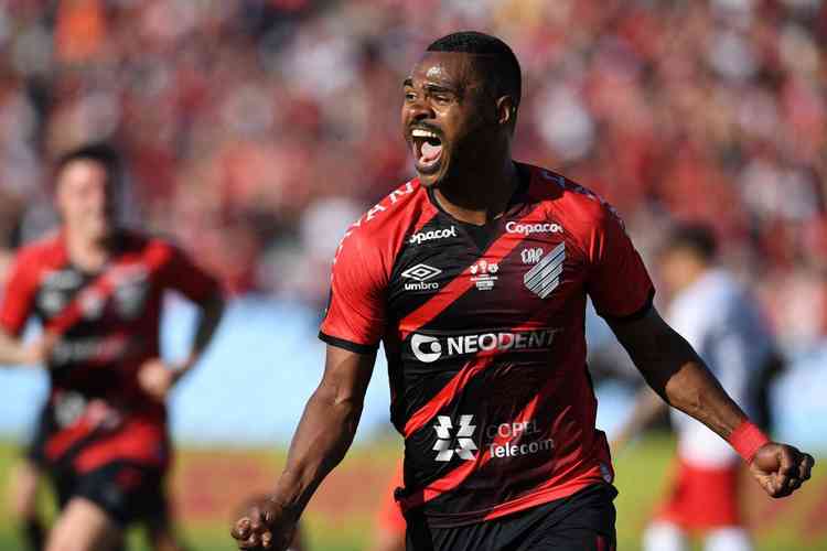 Gol de Niko deu o ttulo da Copa Sul-Americana ao Athletico-PR no Estdio Centenrio, em Montevidu. Furaco venceu o RB Bragantino por 1 a 0 na deciso
