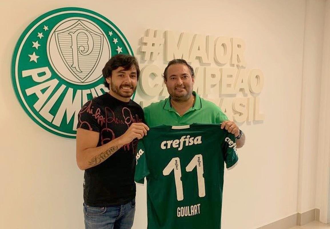 O meia-atacante Ricardo Goulart, bicampeo e um dos principais destaques do Cruzeiro nas temporadas de 2013 e 2014, foi anunciado pelo Palmeiras 