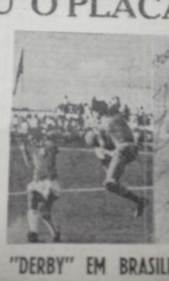 Em 1960, ano de fundação de Brasília, o então presidente Juscelino Kubitschek convidou os dois clubes para um amistoso no acanhado Estádio Israel Pinheiro, com campo de terra, para celebrar a 'paz' entre os rivais, que haviam rompido em 1958. O único clássico fora de Minas em território brasileiro terminou com empate por 2 a 2. O jornal Estado de Minas registrou o fato inédito.