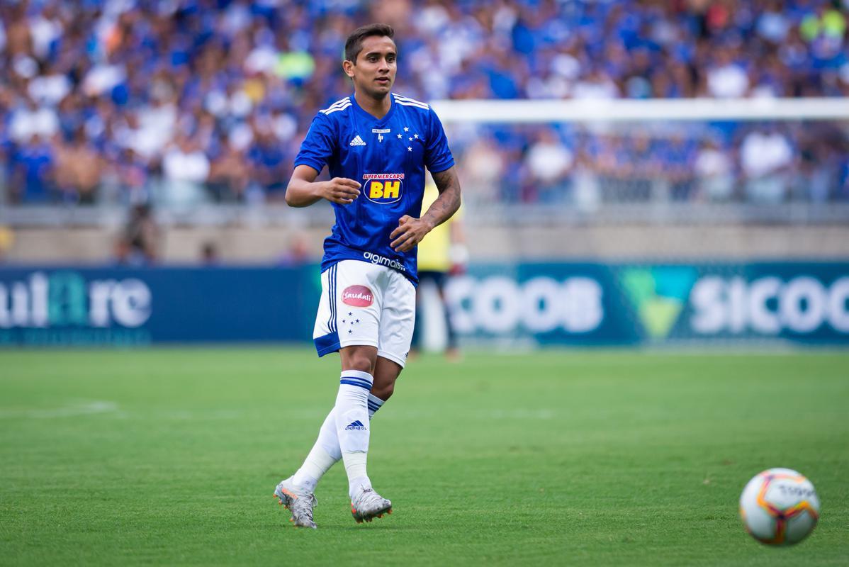 Everton Felipe (meia)