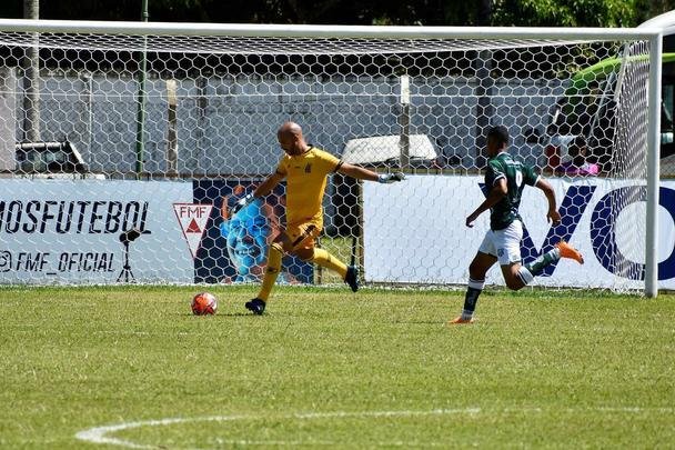 Fotos da partida entre Caldense x Amrica, disputado no Ronaldo, em Poos de Caldas, pela estreia do Mineiro