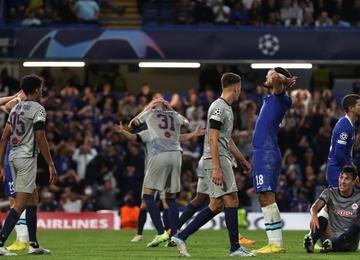 Jogando em casa, em Stamford Bridge, os ingleses não conseguiram vencer e terminaram com 1 a 1 no placar