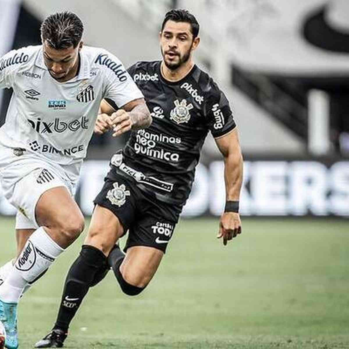 Corinthians leva empate do Santos no fim em Itaquera