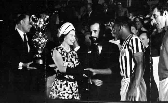Encontro da Rainha Elizabeth e Pel no Maracan em 10 de agosto de 1968
