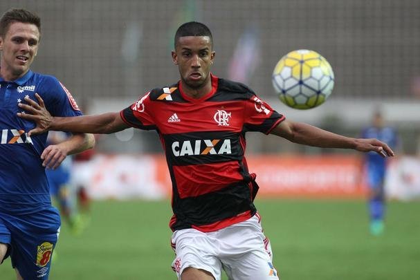 Flamengo e Cruzeiro jogaram em Cariacica-ES pela 27ª rodada do Campeonato Brasileiro