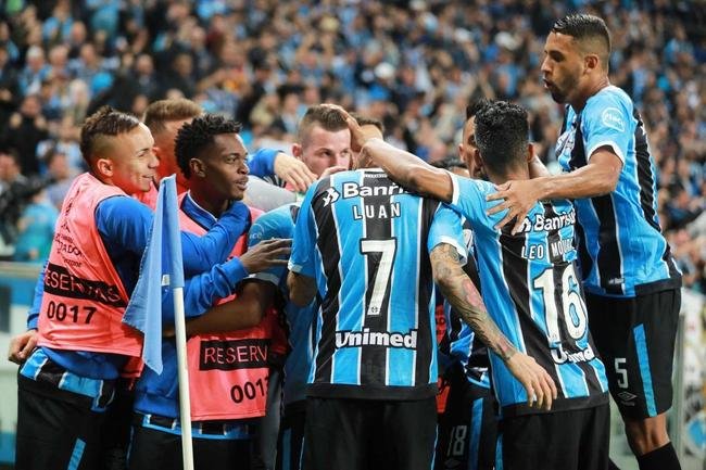 Oitavas de final de 2017 - Grmio venceu o Godoy Cruz, da Argentina, por 1 a 0 fora de casa no primeiro jogo. Na segunda partida, venceu em casa por 2 a 1 e se classificou.