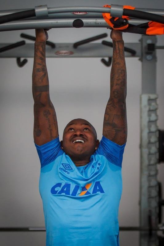 Imagens do treino do Cruzeiro nesta segunda-feira, 27/08. Mano Menezes no permitiu o acesso dos jornalistas, mas clube divulgou fotos da atividade na academia da Toca da Raposa II