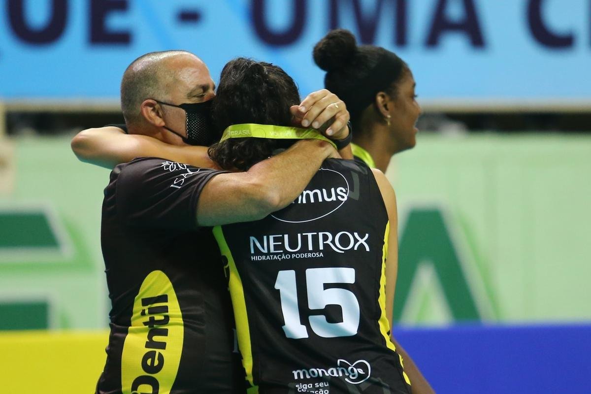 Praia venceu o Minas por 3 sets a 0, em Brusque (SC), e conquistou a Supercopa