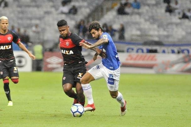 No segundo tempo, Fred marcou duas vezes e ampliou vantagem do Cruzeiro para 3 a 0