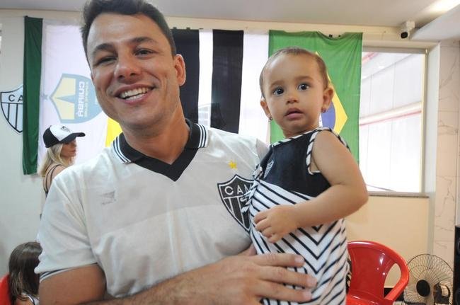 GaloCuia, nesse sbado (19), reuniu dezenas de atleticanos em 'concentrao' para a Supercopa do Brasil contra o Flamengo. As equipes se enfrentam no domingo, na Arena Pantanal, em busca do primeiro trofu da temporada 2022.